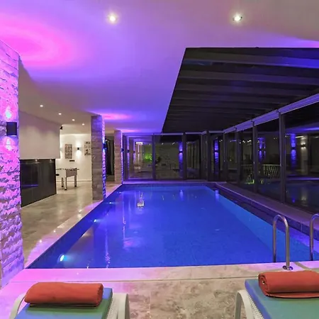 וילה White Smith For 6 With Isolated Pool