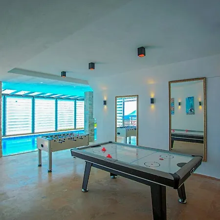 וילה White Smith For 6 With Isolated Pool *