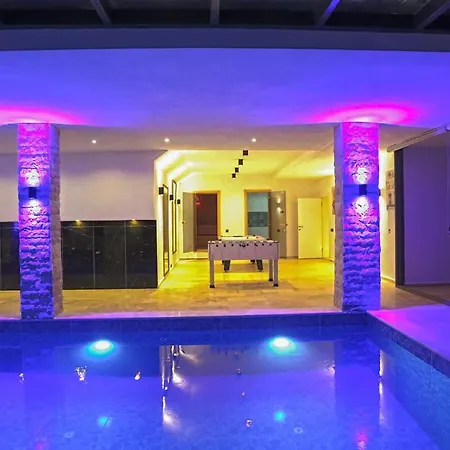 White Smith For 6 With Isolated Pool קס