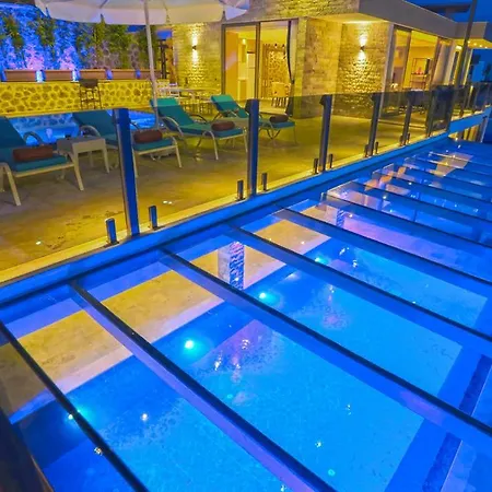 White Smith For 6 With Isolated Pool Villa