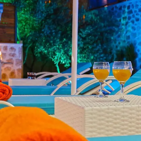 White Smith For 6 With Isolated Pool Vila Kaş