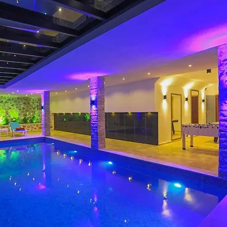 White Smith For 6 With Isolated Pool Kaş